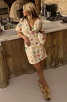 Thumbnail for caption_Model is 5ft4” and wears UK size 8/ US 4