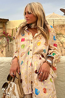 Thumbnail for caption_Model is 5ft4” and wears UK size 8/ US 4