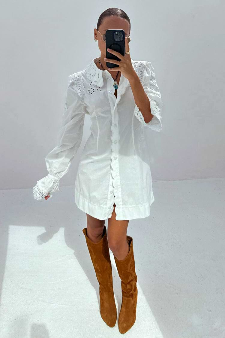 caption_Model wears White Sicily Shirt Dress in UK size 8/ US 4