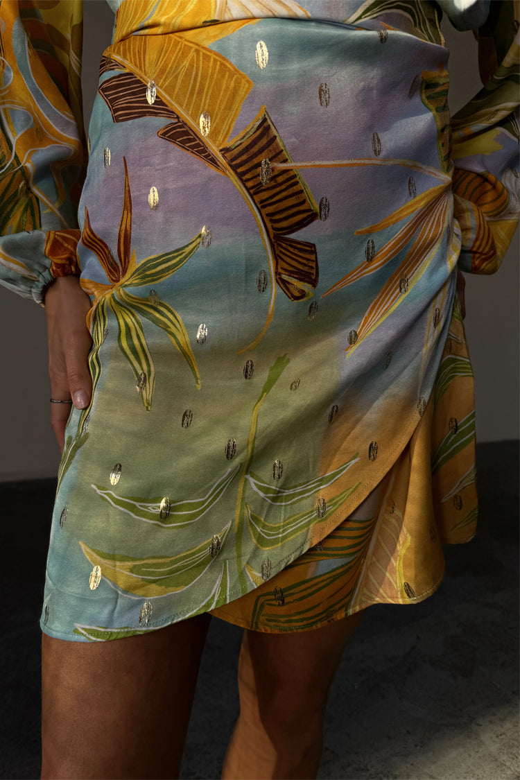  caption_Model is 5ft7” and wears UK size 8/ US 4