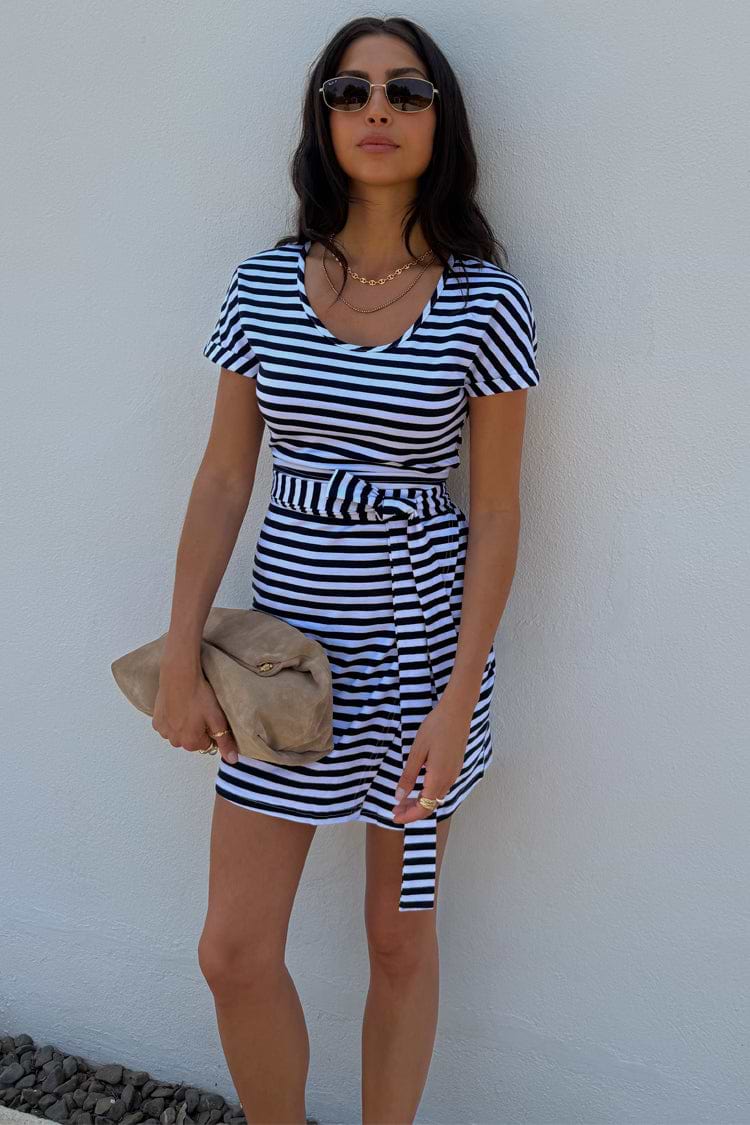 caption_Model is 5ft7” and wears UK size 8/ US 4