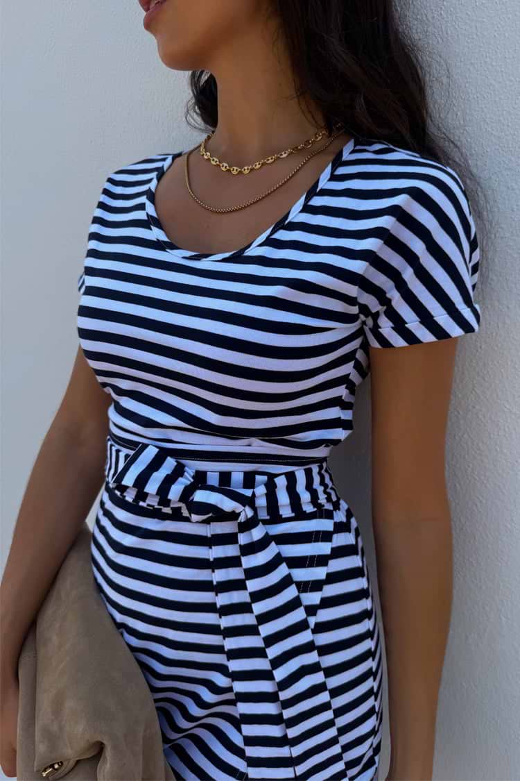 caption_Model is 5ft7” and wears UK size 8/ US 4