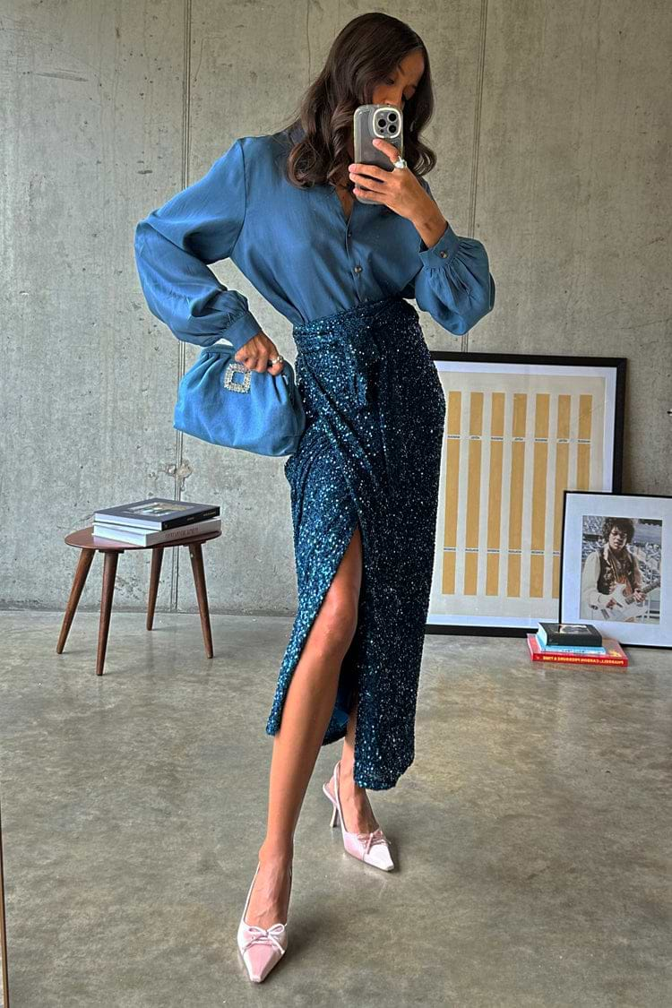 caption_Model wears Teal Sequin Jaspre Skirt in UK size 10/ US 6