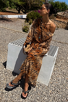 Thumbnail for caption_Model is 5ft7” and wears UK size 8/ US 4