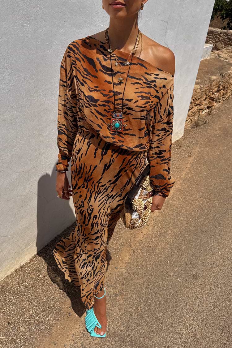 caption_Model is 5ft7” and wears UK size 8/ US 4