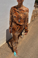 Thumbnail for caption_Model is 5ft7” and wears UK size 8/ US 4