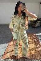 Thumbnail for caption_Model is 5ft7” and wears UK size 8/ US 4