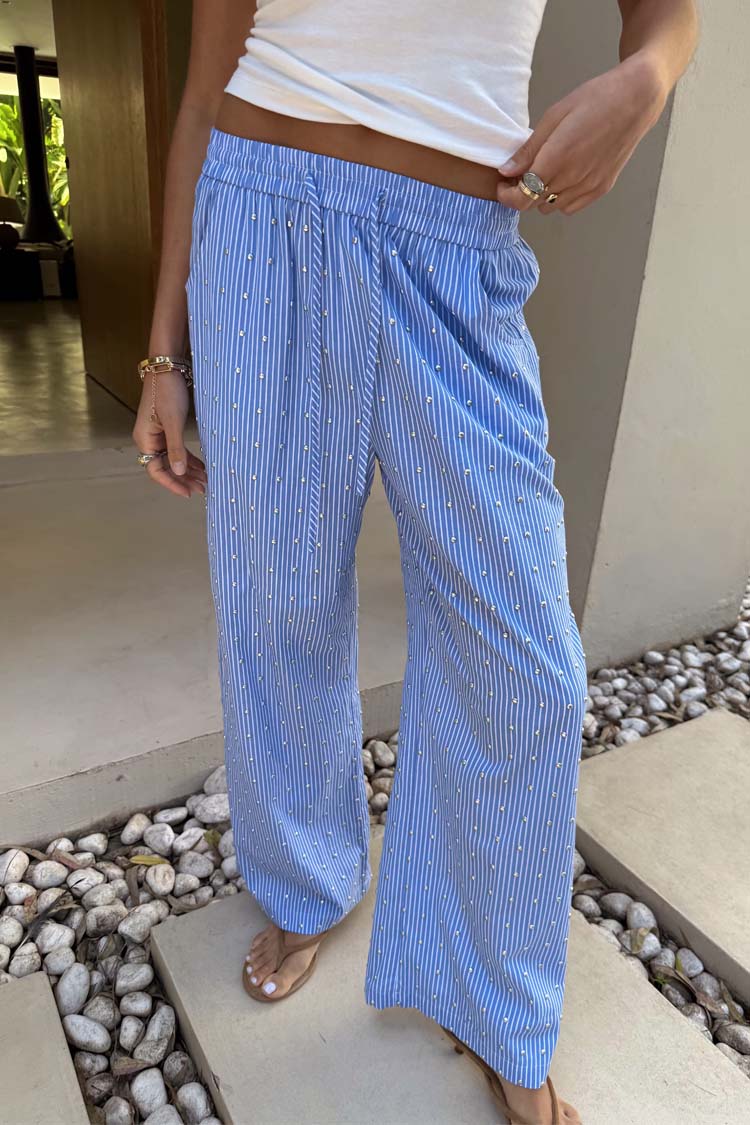 caption_Model is 5ft7” and wears UK size 8/ US 4