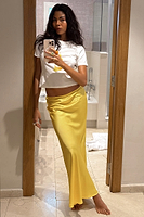 Thumbnail for caption_Model is 5ft8” and wears UK size 8/ US 4