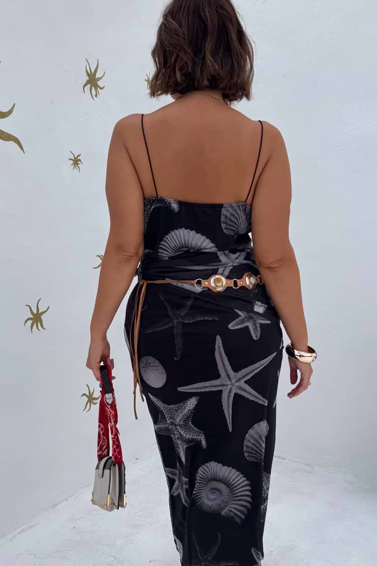 caption_Model is 5ft6” and wears UK size 18/ US 14