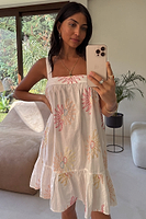 Thumbnail for caption_Model is 5ft7” and wears UK size 8/ US 4