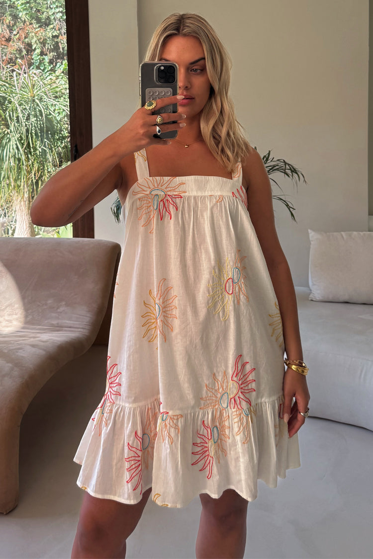 caption_Model is 5ft7” and wears UK size 16/ US 12