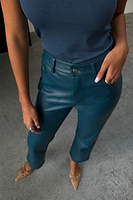 Thumbnail for caption_Model is 5ft7” and wears UK size 8/ US 4