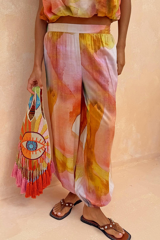 caption_Model is 5ft7” and wears UK size 10/ US 6 