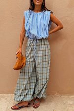 caption_Model is 5ft4” and wears UK size 6/ US 2