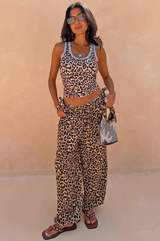 caption_Model is 5ft7” and wears UK size 10/ US 6 