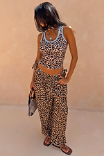 caption_Model is 5ft7” and wears UK size 10/ US 6 