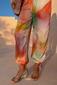 caption_Model is 5ft7” and wears UK size 10/ US 6 