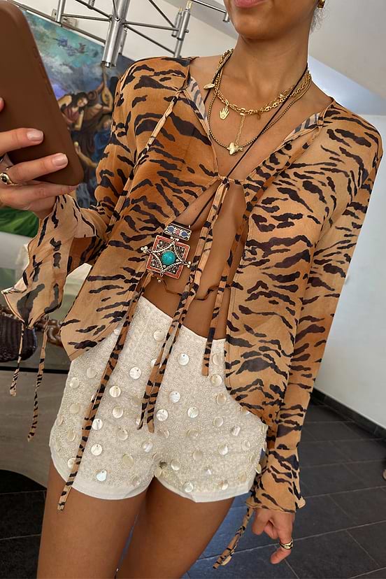 caption_Model is 5ft7” and wears UK size 10/ US 6