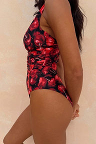 caption_Model is 5ft7” and wears UK size 10/ US 6 