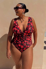 caption_Model is 5ft7” and wears UK size 18/ US 14