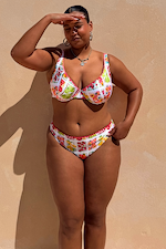 caption_Model is 5ft7” and wears UK size 18/ US 14