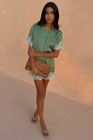 caption_Model is 5ft7” and wears UK size 10/ US 6 