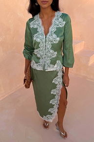 caption_Model is 5ft7” and wears UK size 10/ US 6 