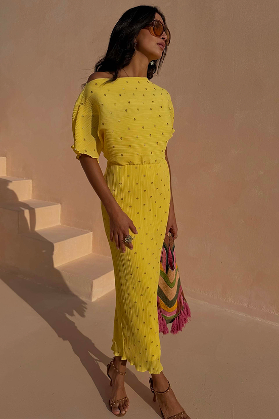 caption_Model is 5ft7” and wears UK size 10/ US 6 