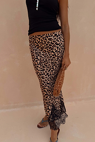 caption_Model is 5ft7” and wears UK size 10/ US 6 