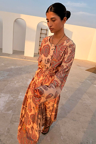 caption_Model is 5ft4” and wears UK size 8/ US 4