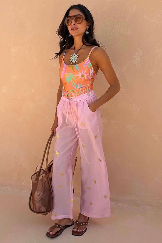 caption_Model is 5ft7” and wears UK size 10/ US 6 