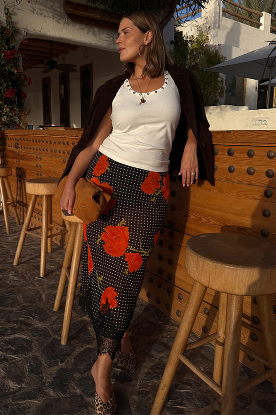 caption_Model is 5ft7” and wears UK size 18/ US 14