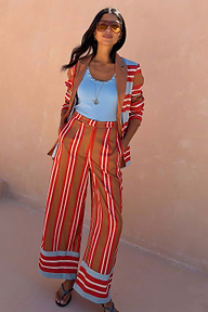 caption_Model is 5ft7” and wears UK size 10/ US 6 