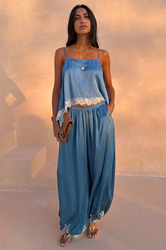 caption_Model is 5ft7” and wears UK size 10/ US 6 