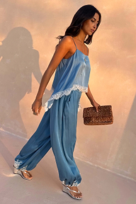 caption_Model is 5ft7” and wears UK size 10/ US 6 
