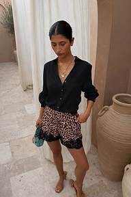 caption_Model is 5ft4” and wears UK size 6/ US 2