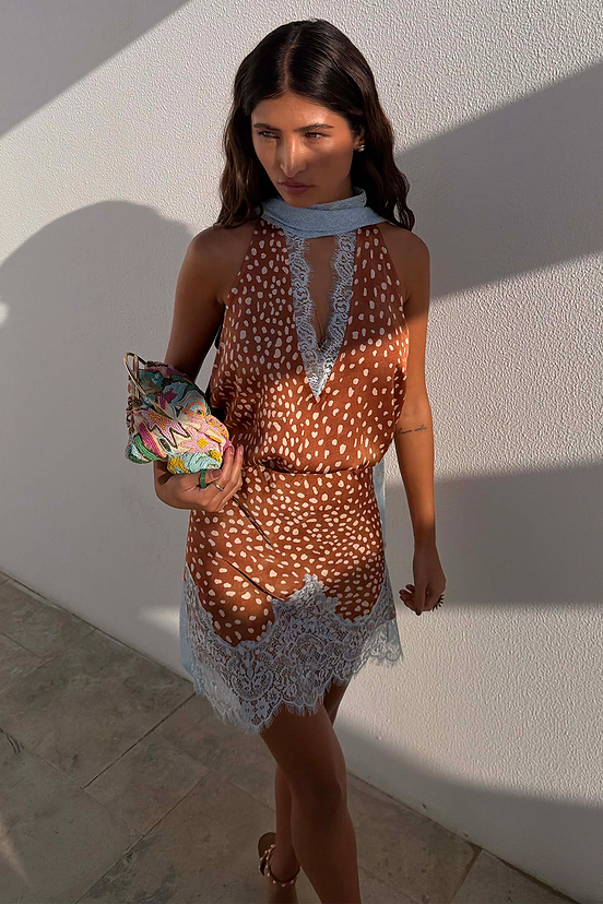 caption_Model is 5ft4” and wears UK size 6/ US 2