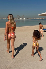 caption_Model is 5ft5” and wears UK size 8/ US 4