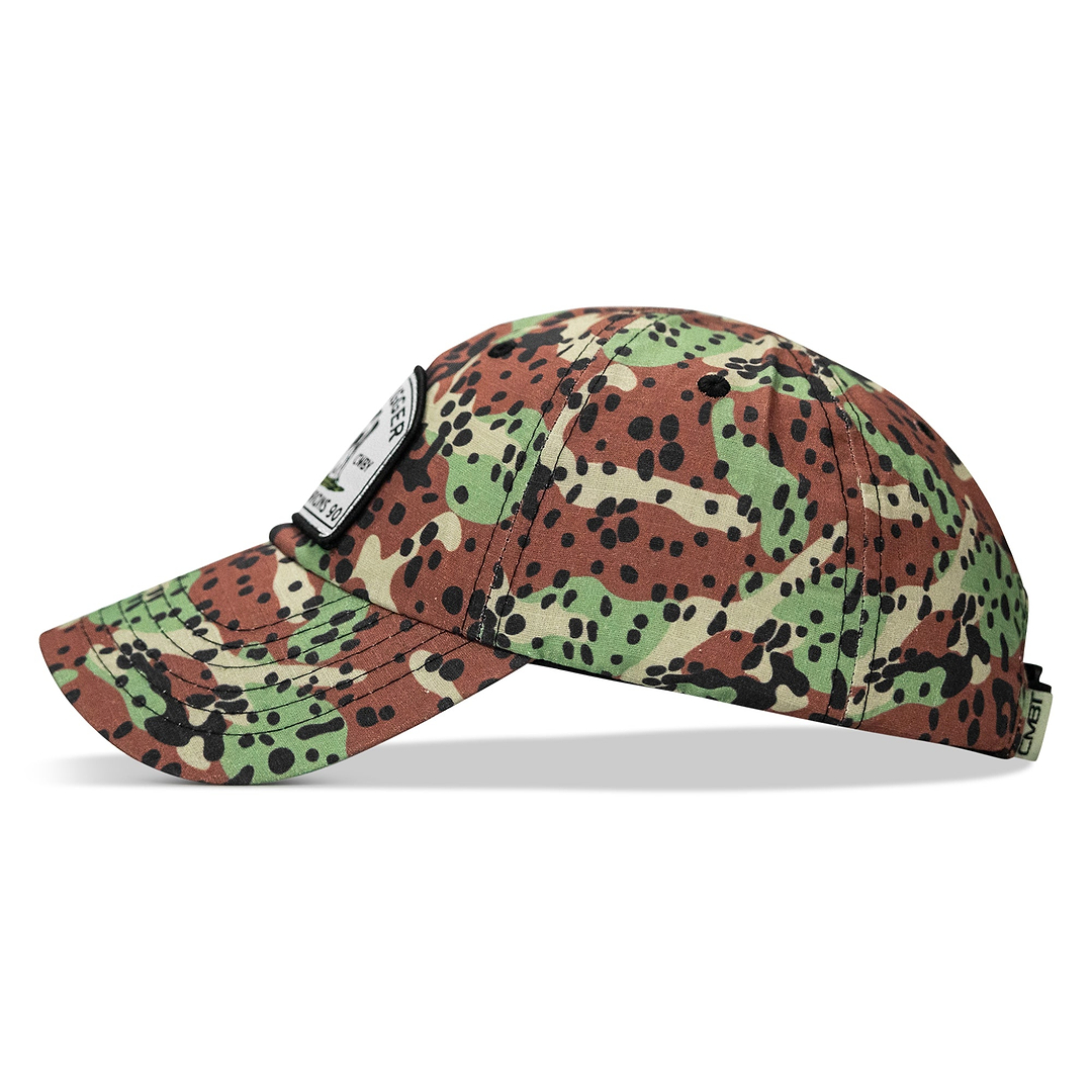 #color_spotted-woodland-camo