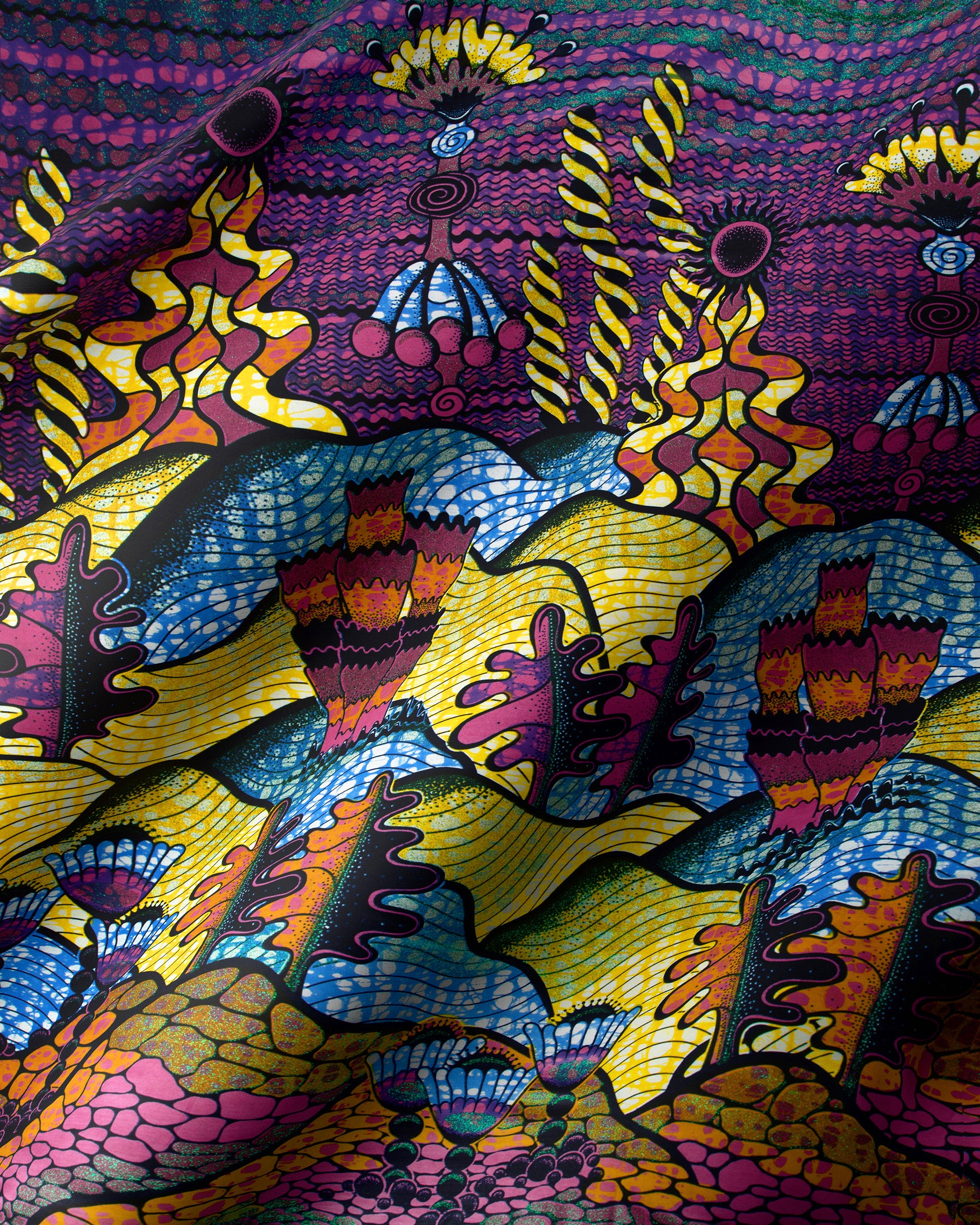 Vibrant psychedelic-patterned fabric bold yellow grand super-wax vls7857.004