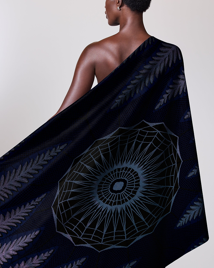 Sky Wax | VL00549.313 | Red-Blue Pearl Embellished