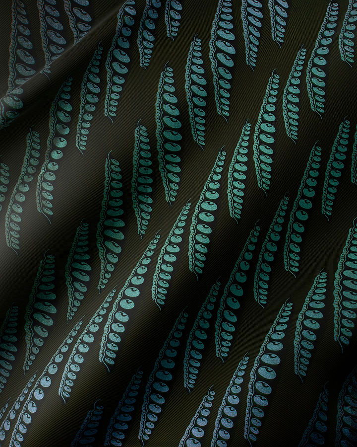 Sky Wax | VL04339.115 | Red-Green Pearl Embellished