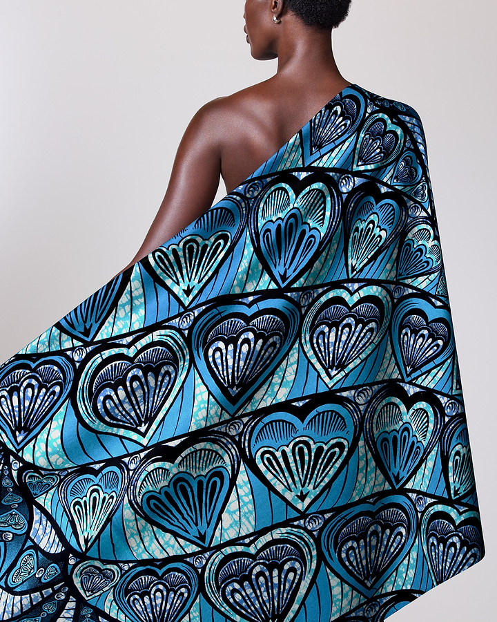 Vibrant blue black patterned fabric super-wax vls3258.005