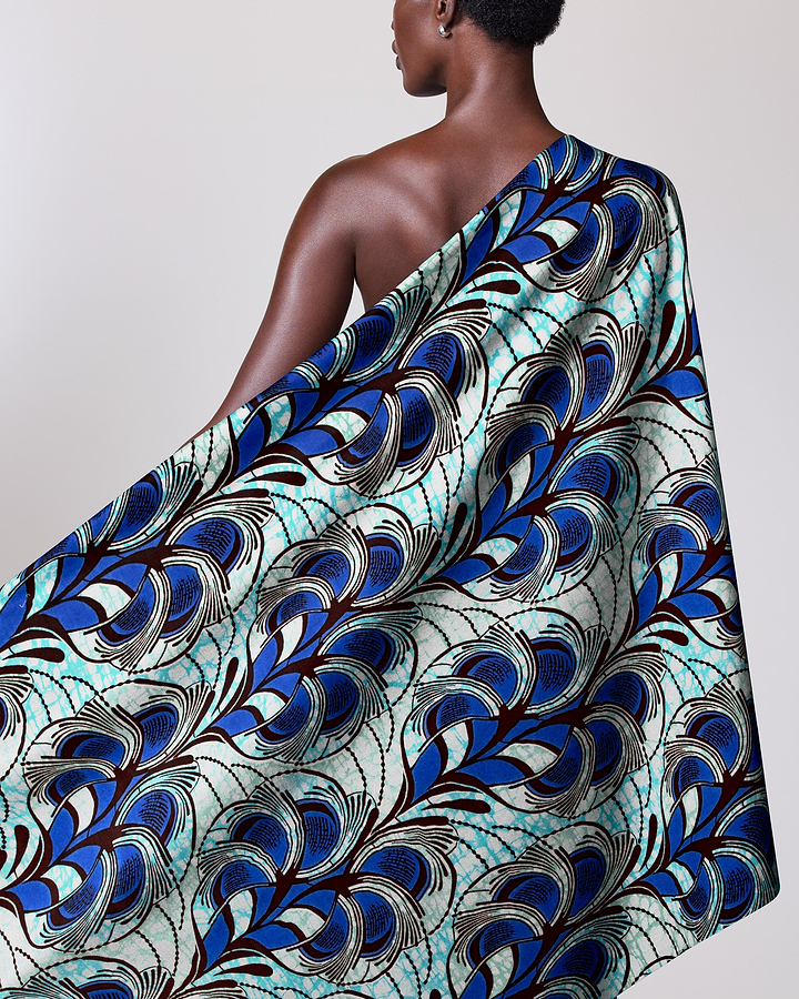 Vibrant blue white patterned fabric super-wax vls3520.001
