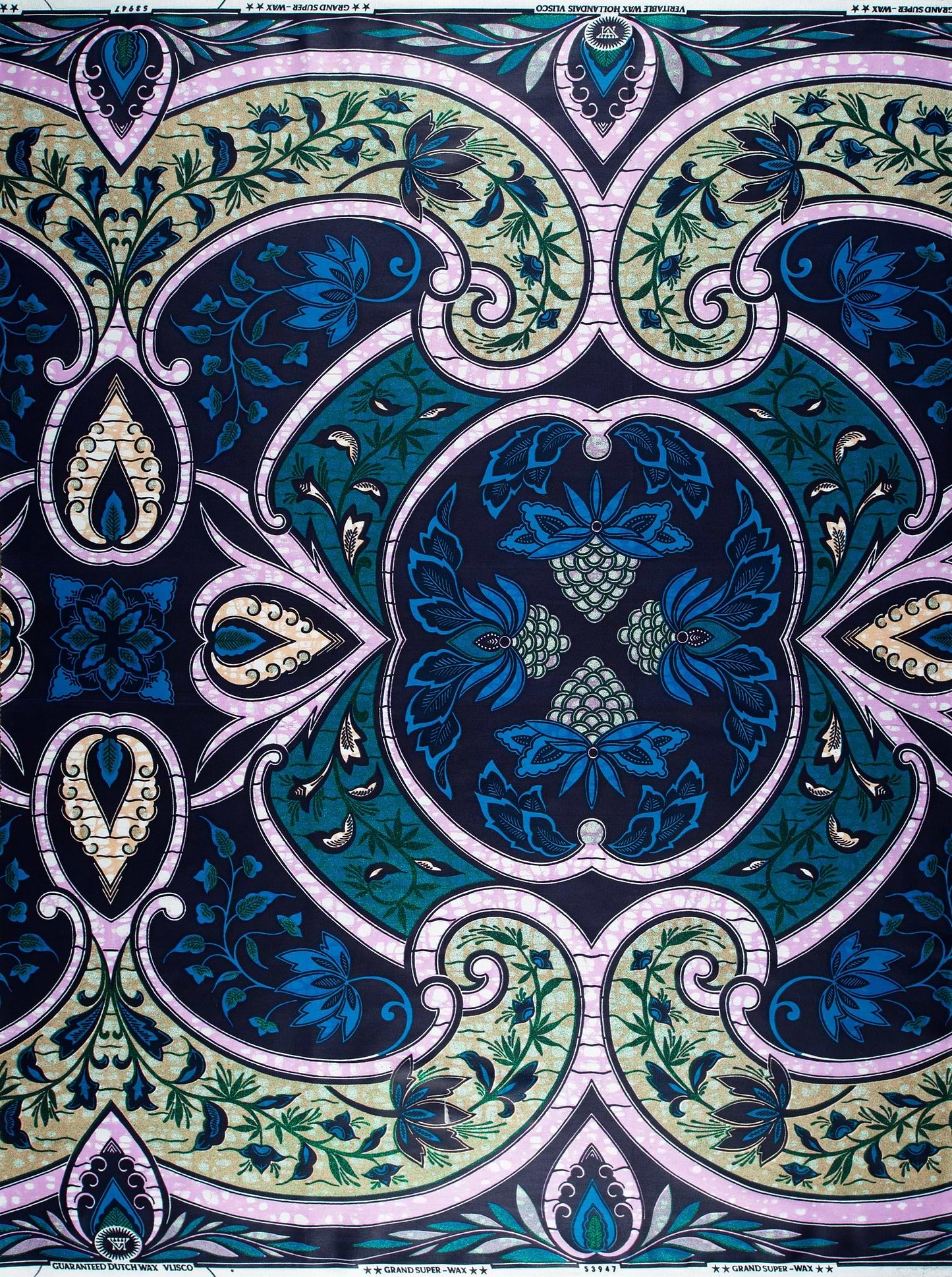 Richly patterned fabric intricate symmetrical grand super-wax vls3947.014