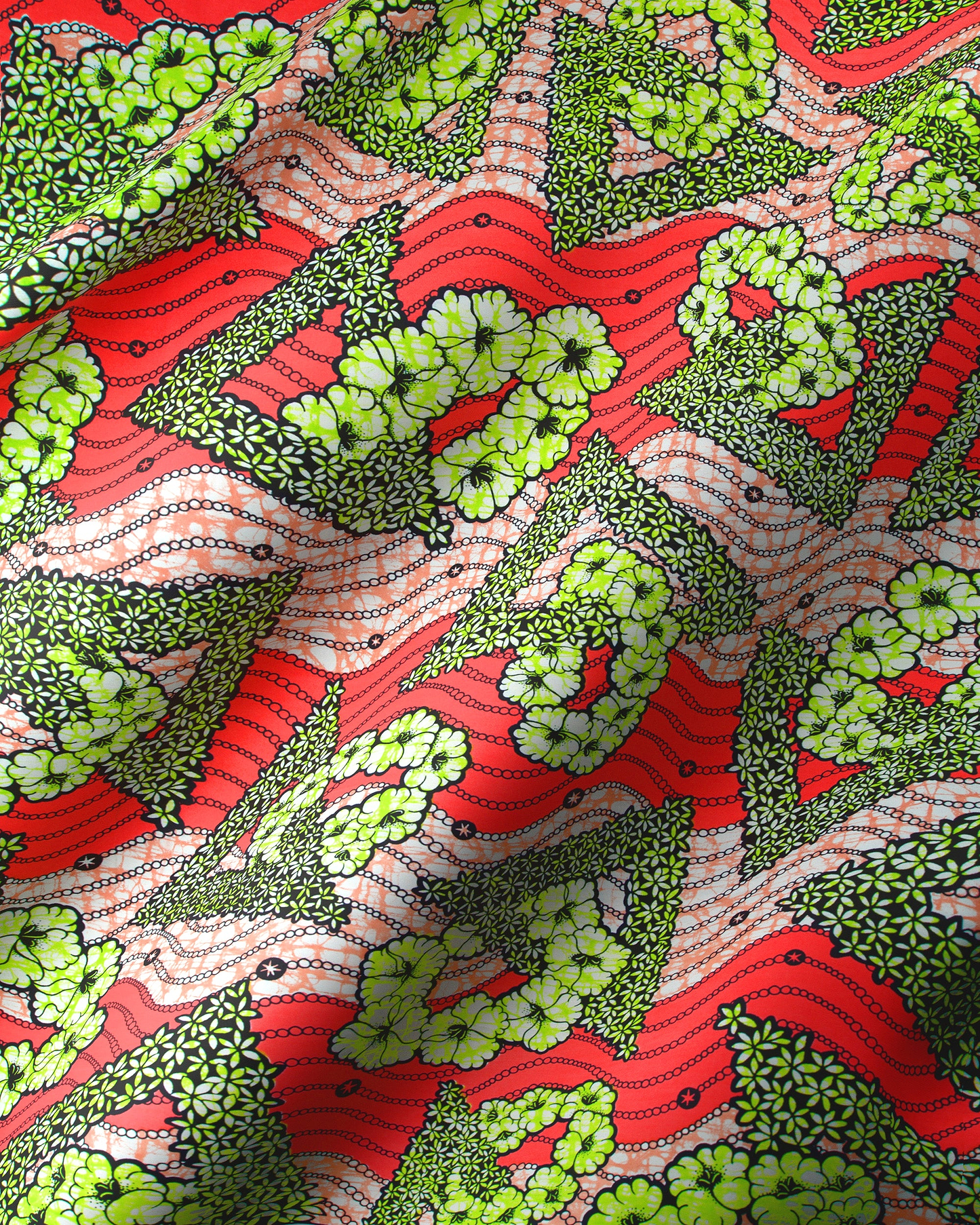 Vibrant red fabric bold green super-wax vls7465.011