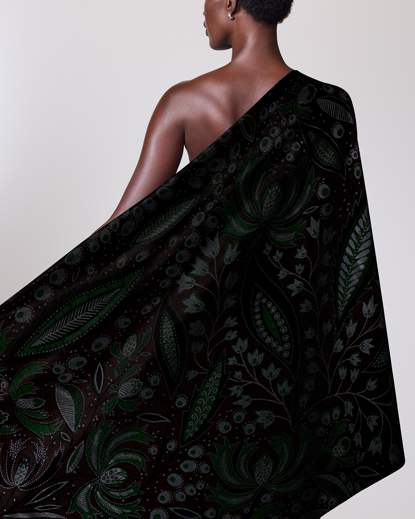 Sky Wax | VLW2145.020 | Red-Green Pearl Embellished