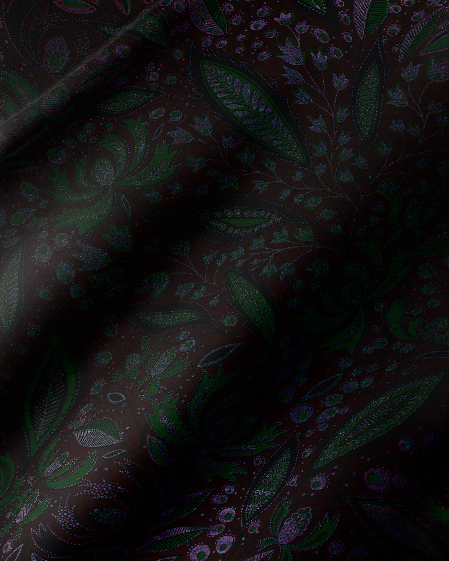 Sky Wax | VLW2145.020 | Red-Green Pearl Embellished