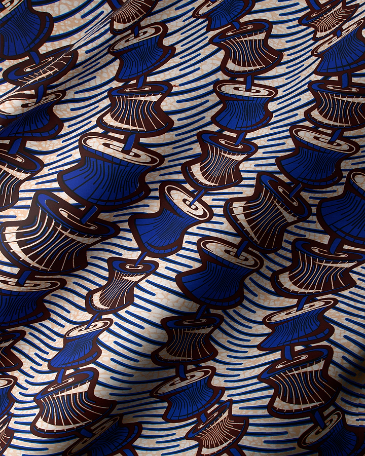 Blue brown patterned fabric design wax hollandais vlw6165.009